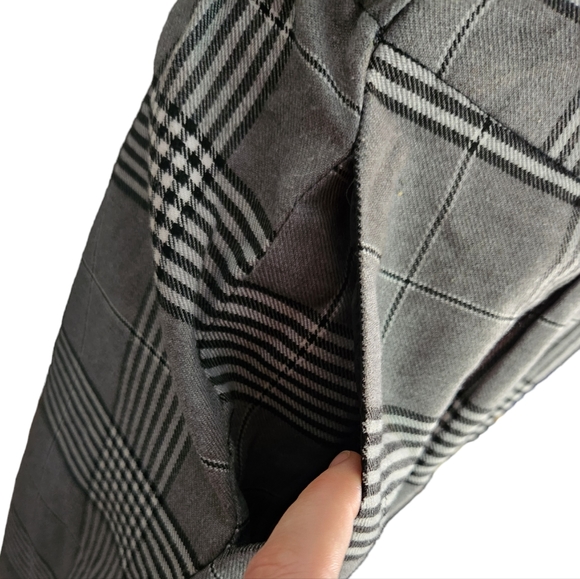 Ardene | Women's Slip-On Plaid Overalls Size M - Picture 7 of 14